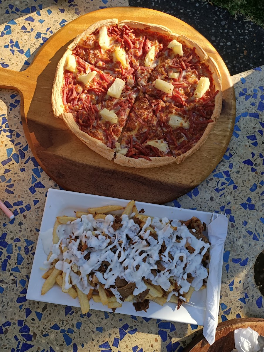 Lads Kebab & Pizza Halls Head-4